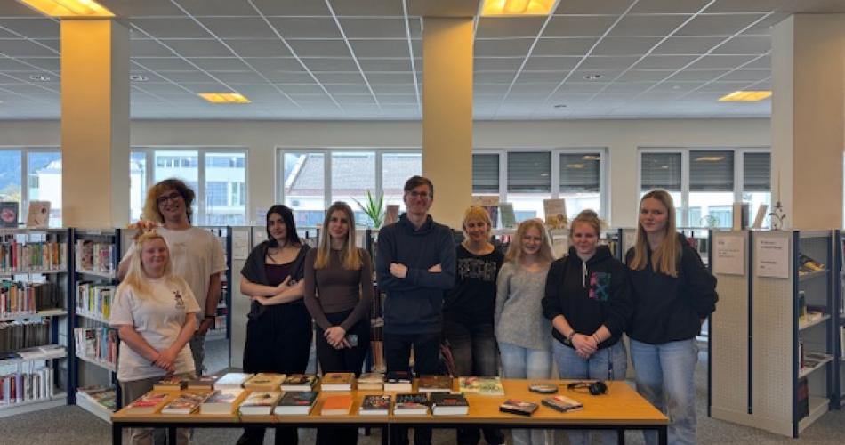 Gruppenfoto Lehrausgang Bücherei